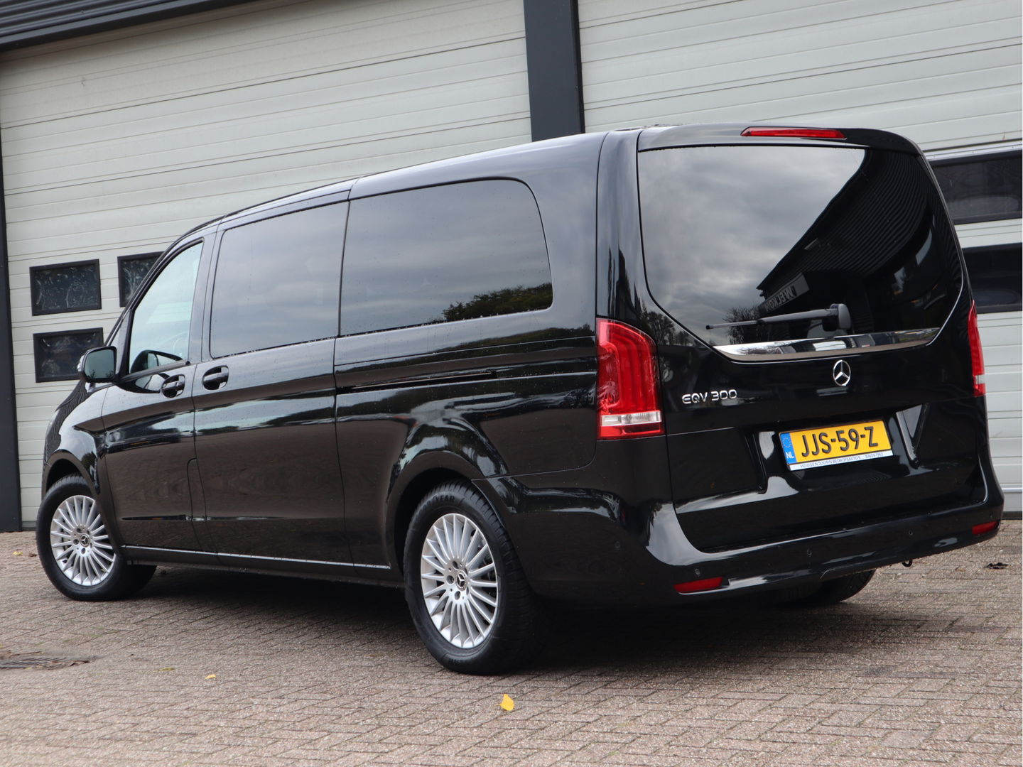 Mercedes-Benz EQV 300 90 kWh L3 Extra Lang - 8 Pers - 2x Elektrische schuifdr.