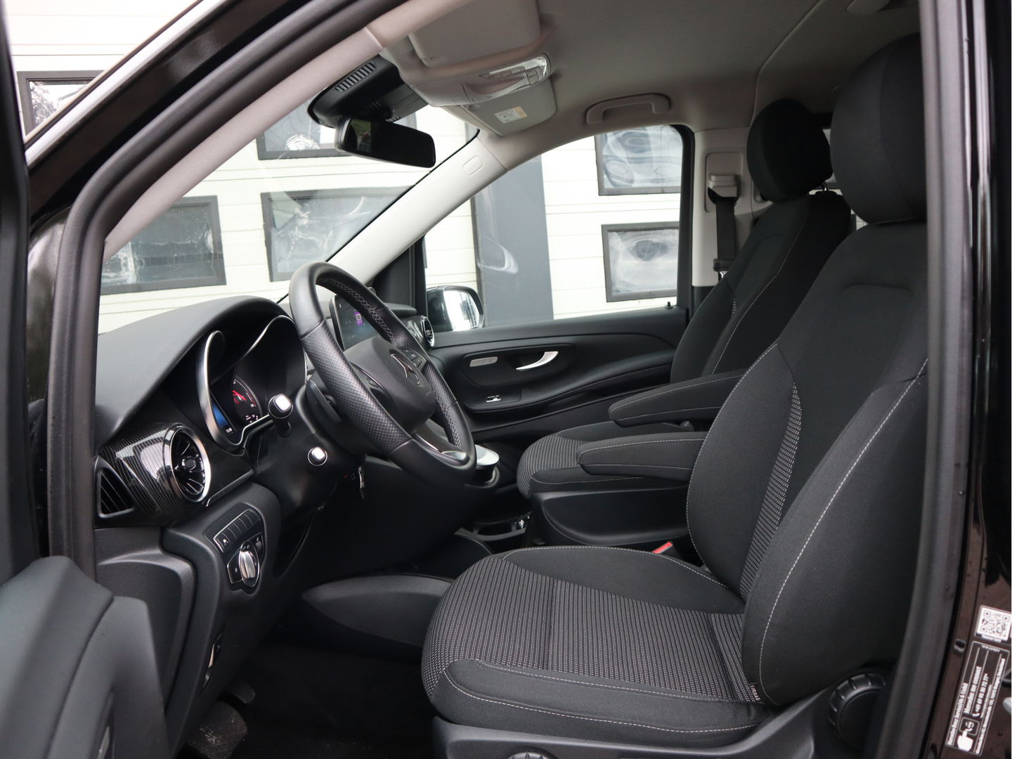 Mercedes-Benz EQV 300 90 kWh L3 Extra Lang - 8 Pers - 2x Elektrische schuifdr.