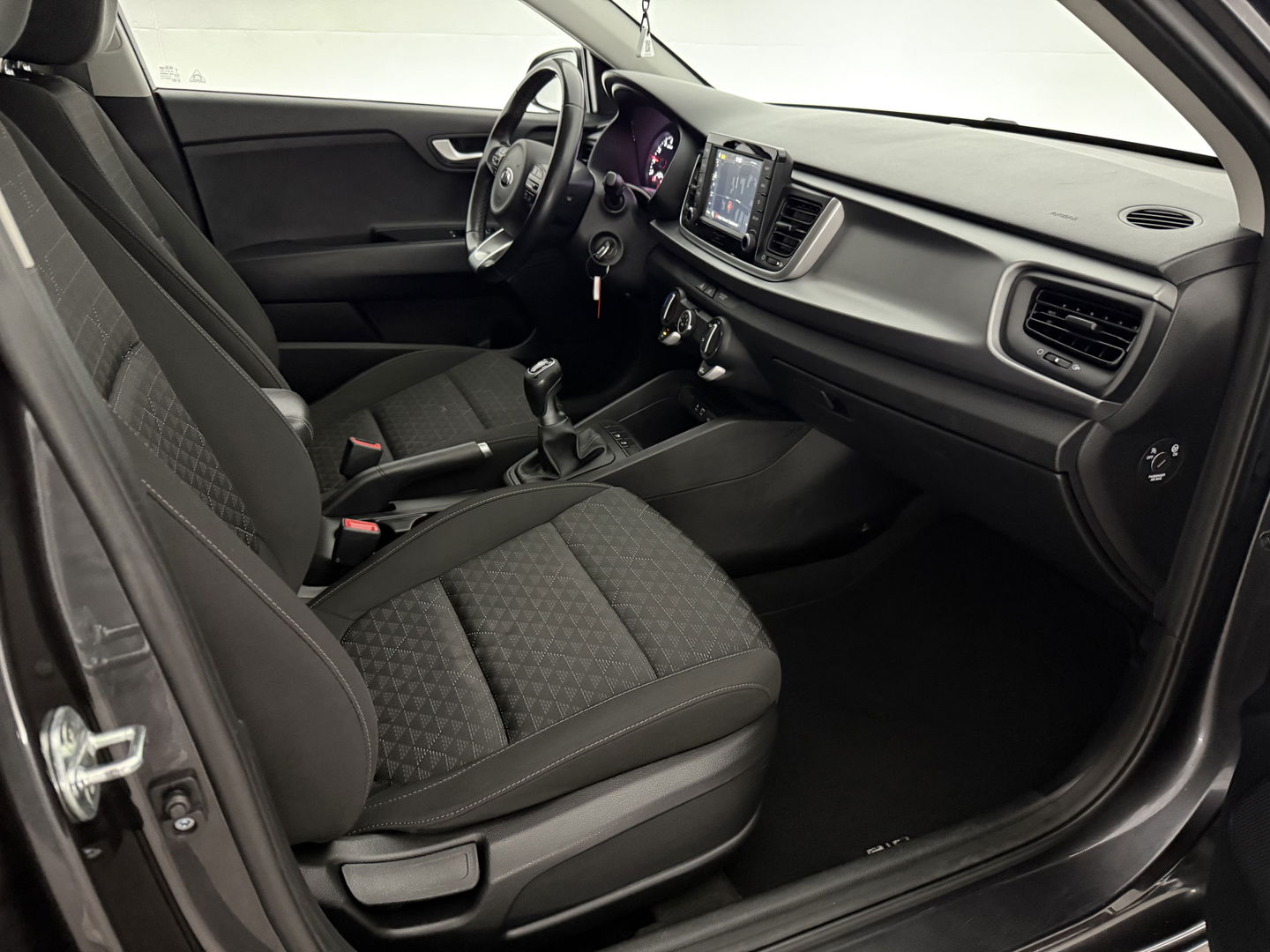 Kia Rio 1.0 TGDI DynamicLine | Camera | Cruise | Navigatie | Parkeersens. | LED