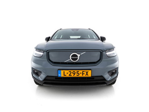 Volvo XC40 Recharge P8 AWD R-Design [ 3-Fase ] {SOH-89%} (INCL-BTW) *LEATHER-ALCANTARA | DIGI-COCKPIT | FULL-LED | PREMIUM-AUDIO | TOP-VIEW | CARPLAY | NAVI-FULLMAP | ECC | PDC | KEYLESS | HEATED-SPORTSEATS | BLIS | PRIVACY-GLASS | TOWBAR | 19 "ALU