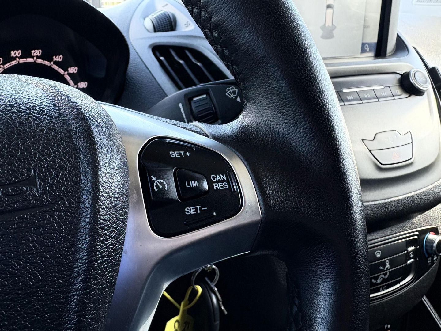 Ford Transit Courier 1.5 TDCI SPORT | Cruise control | EURO 6 | 2x schuif | Carplay |