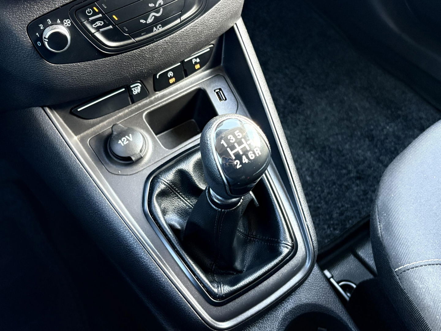 Ford Transit Courier 1.5 TDCI SPORT | Cruise control | EURO 6 | 2x schuif | Carplay |