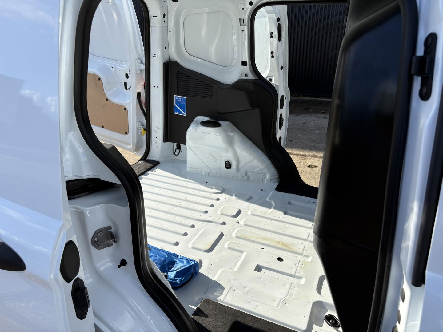 Ford Transit Courier 1.5 TDCI SPORT | Cruise control | EURO 6 | 2x schuif | Carplay |