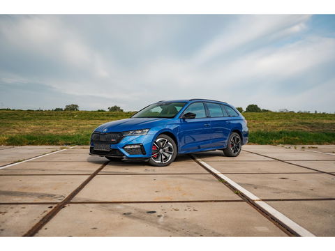 Škoda Octavia Combi 1.4 TSI RS iV PHEV | ALCANTARA SPORT COMFORT STOELEN | TREKHAAK | STANDKACHEL