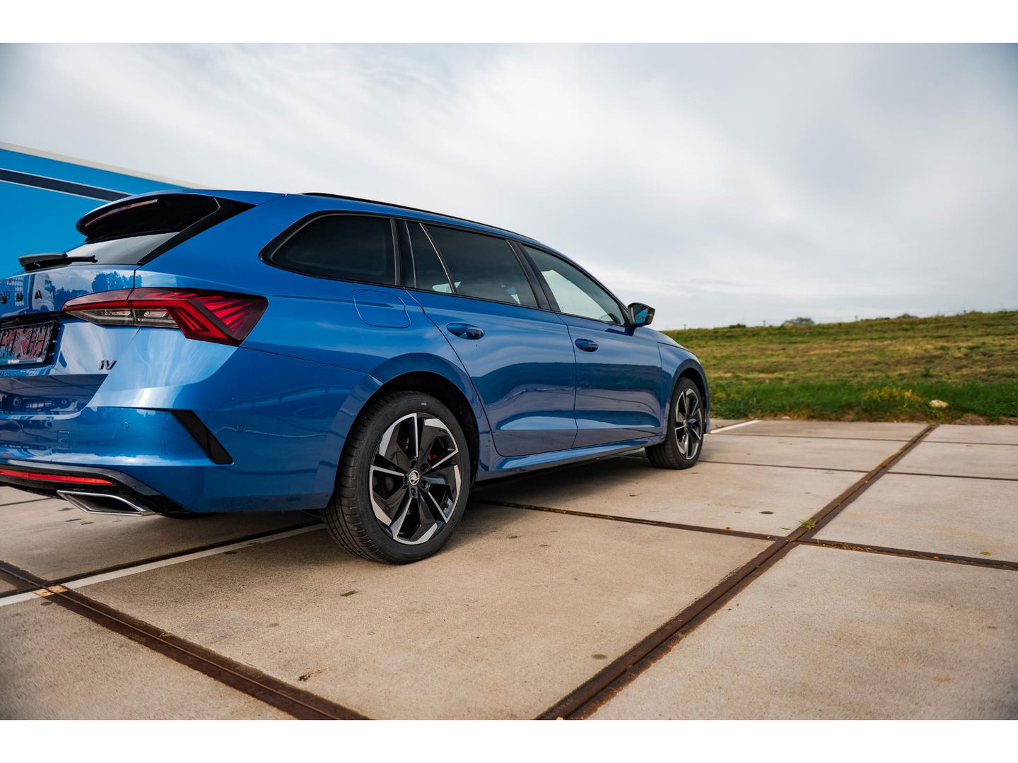 Škoda Octavia Combi 1.4 TSI RS iV PHEV | ALCANTARA SPORT COMFORT STOELEN | TREKHAAK | STANDKACHEL