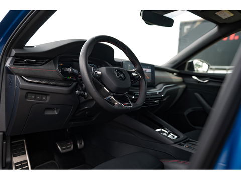 Škoda Octavia Combi 1.4 TSI RS iV PHEV | ALCANTARA SPORT COMFORT STOELEN | TREKHAAK | STANDKACHEL