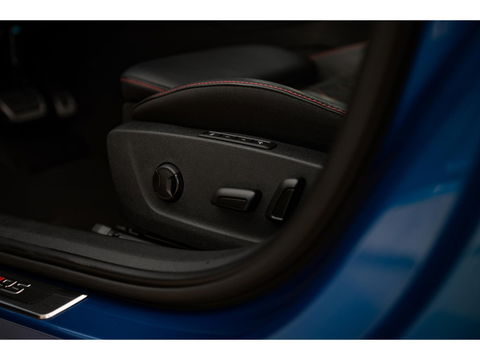 Škoda Octavia Combi 1.4 TSI RS iV PHEV | ALCANTARA SPORT COMFORT STOELEN | TREKHAAK | STANDKACHEL