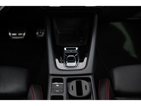 Škoda Octavia Combi 1.4 TSI RS iV PHEV | ALCANTARA SPORT COMFORT STOELEN | TREKHAAK | STANDKACHEL