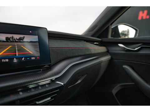 Škoda Octavia Combi 1.4 TSI RS iV PHEV | ALCANTARA SPORT COMFORT STOELEN | TREKHAAK | STANDKACHEL