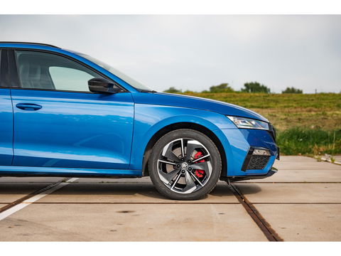 Škoda Octavia Combi 1.4 TSI RS iV PHEV | ALCANTARA SPORT COMFORT STOELEN | TREKHAAK | STANDKACHEL