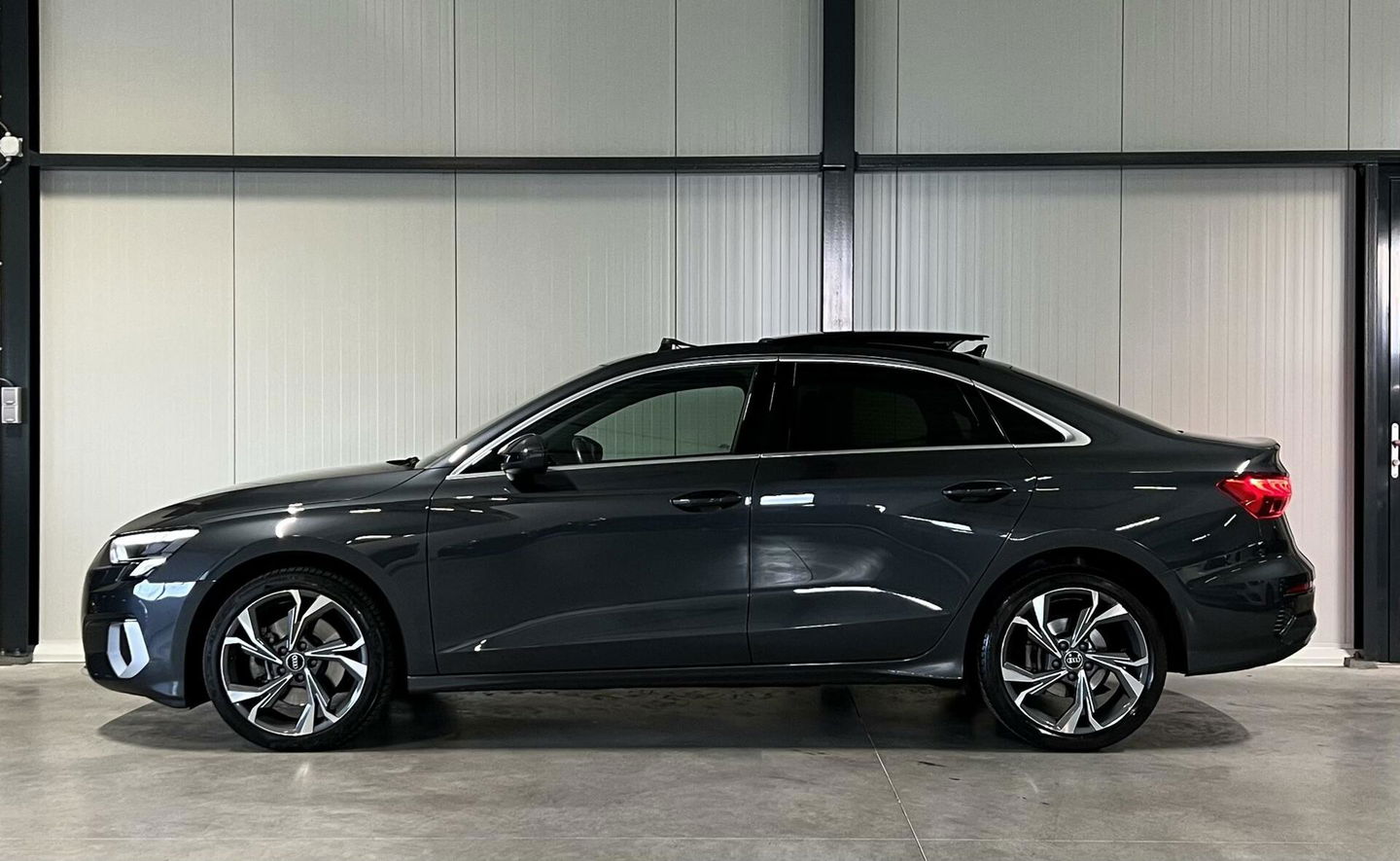 Audi A3 Limousine 35 TFSI S edition Pano Virtual Trekhaak