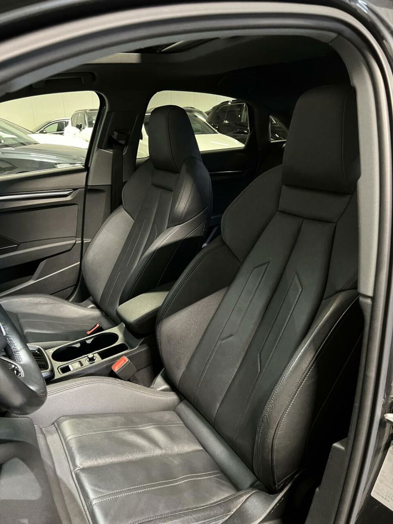 Audi A3 Limousine 35 TFSI S edition Pano Virtual Trekhaak