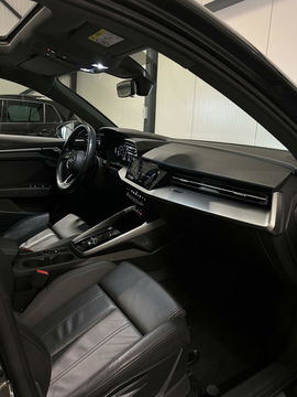 Audi A3 Limousine 35 TFSI S edition Pano Virtual Trekhaak