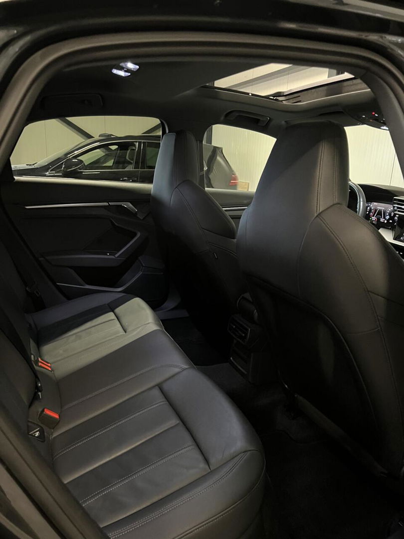 Audi A3 Limousine 35 TFSI S edition Pano Virtual Trekhaak