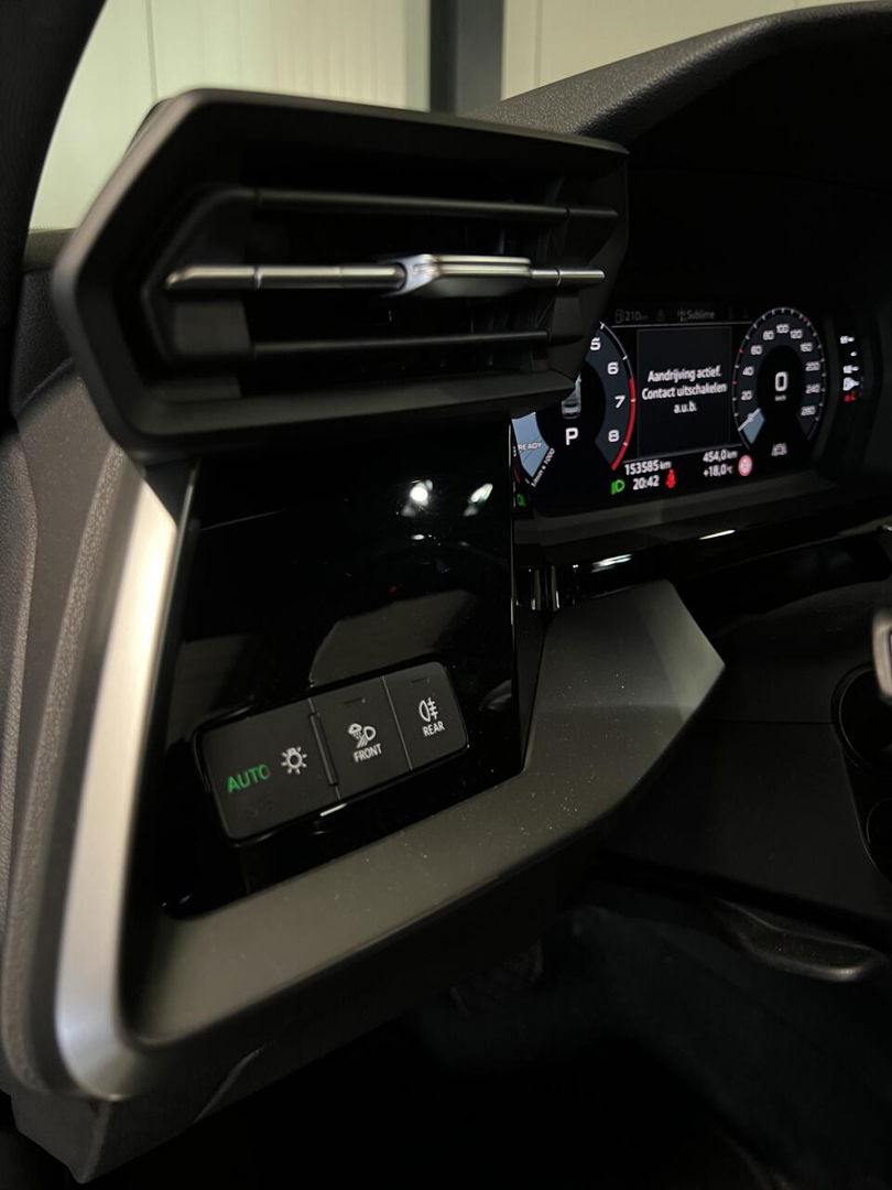 Audi A3 Limousine 35 TFSI S edition Pano Virtual Trekhaak