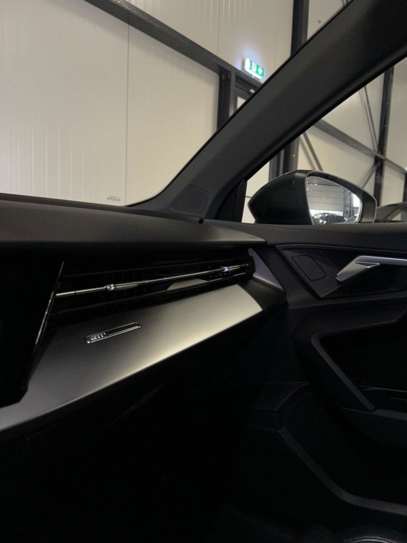 Audi A3 Limousine 35 TFSI S edition Pano Virtual Trekhaak