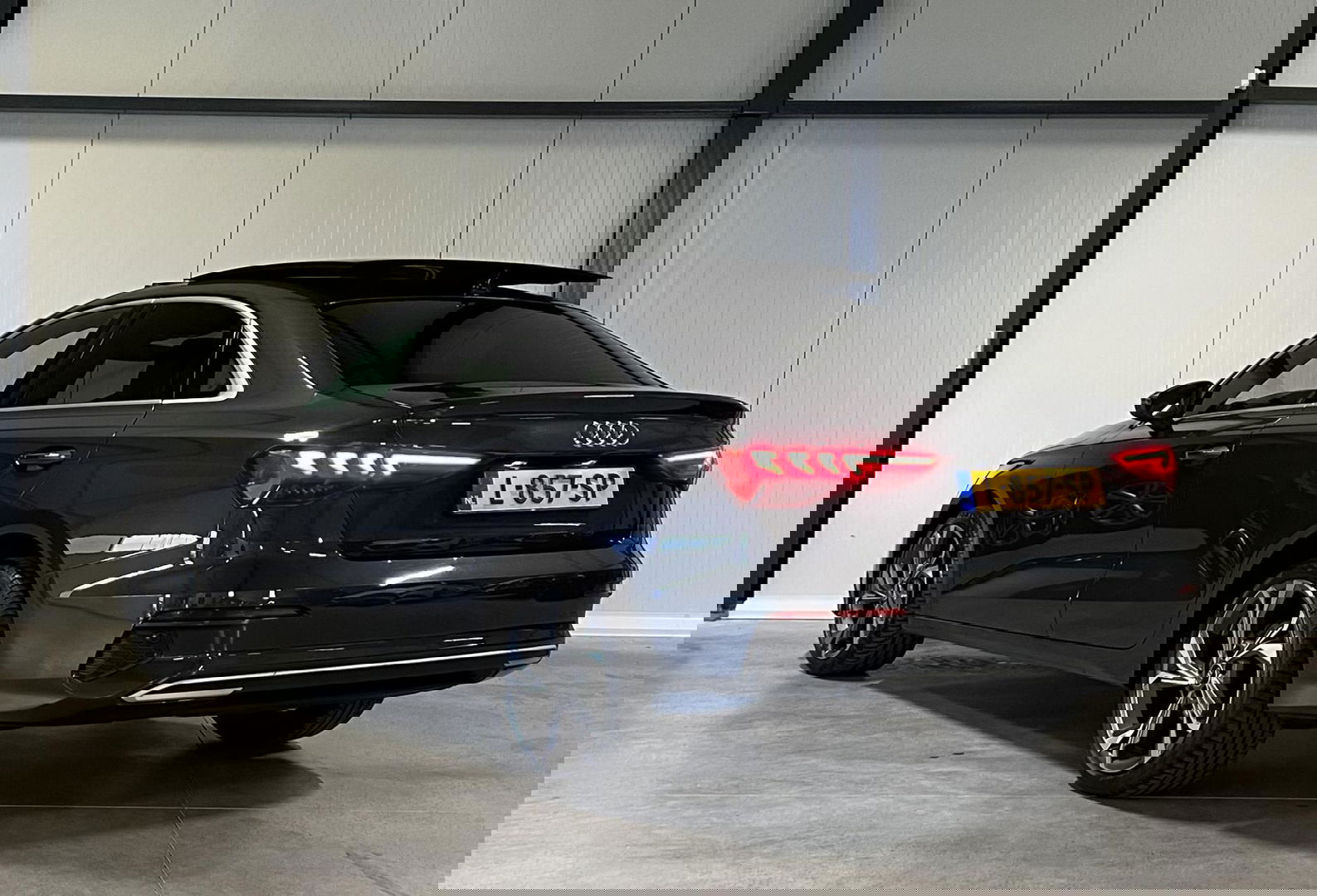 Audi A3 Limousine 35 TFSI S edition Pano Virtual Trekhaak