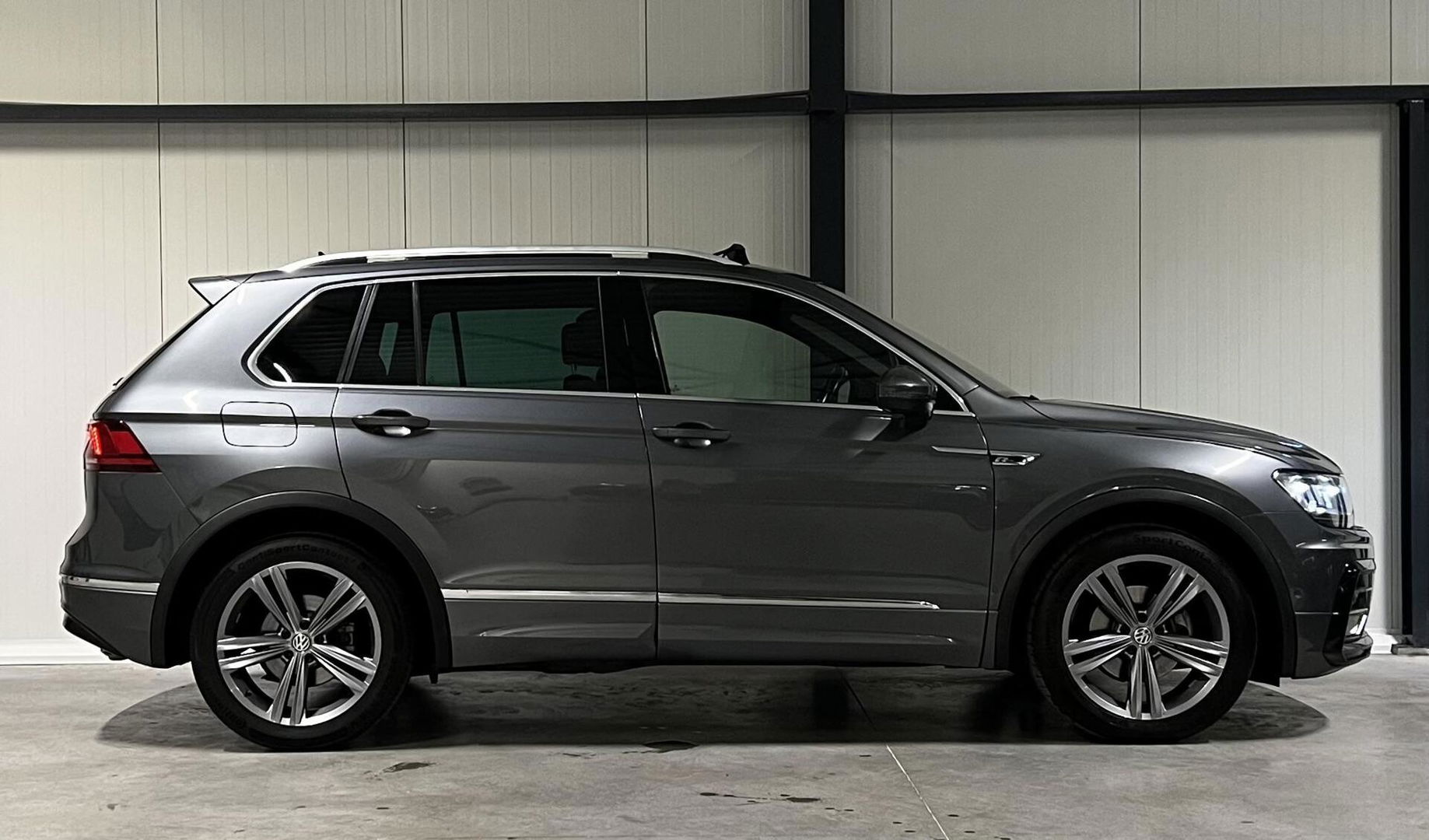 Volkswagen Tiguan 1.5 TSI R-line Pano Virtual Camera NAP VOL