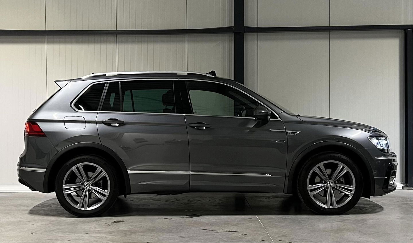 Volkswagen Tiguan 1.5 TSI R-line Pano Virtual Camera NAP VOL