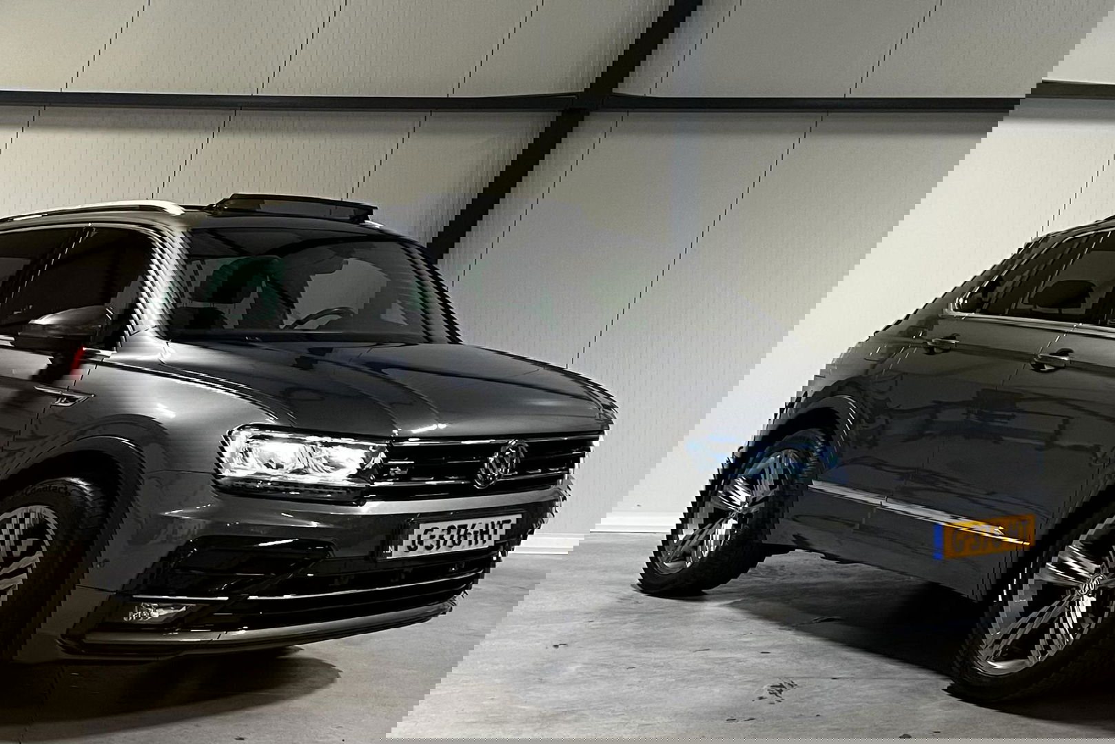 Volkswagen Tiguan 1.5 TSI R-line Pano Virtual Camera NAP VOL