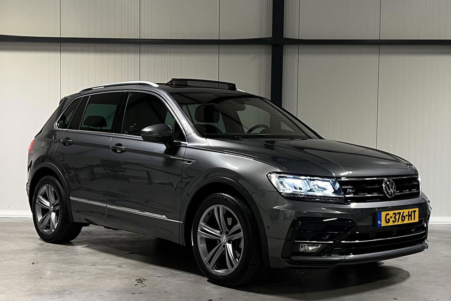 Volkswagen Tiguan 1.5 TSI R-line Pano Virtual Camera NAP VOL