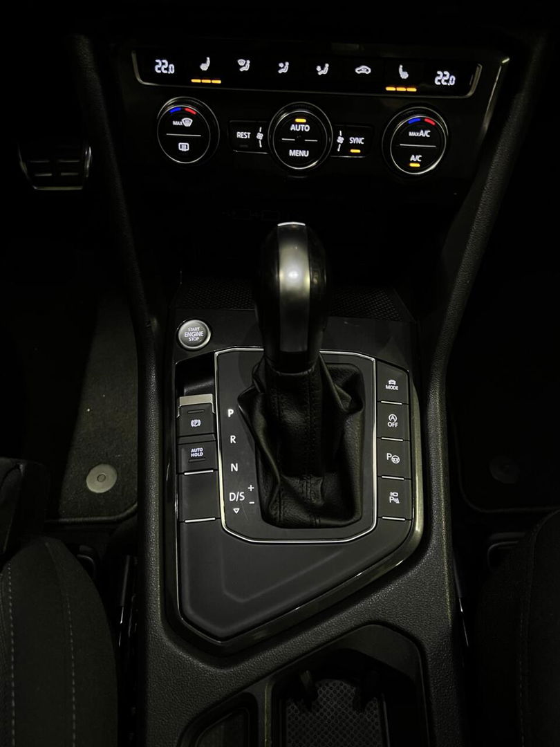 Volkswagen Tiguan 1.5 TSI R-line Pano Virtual Camera NAP VOL