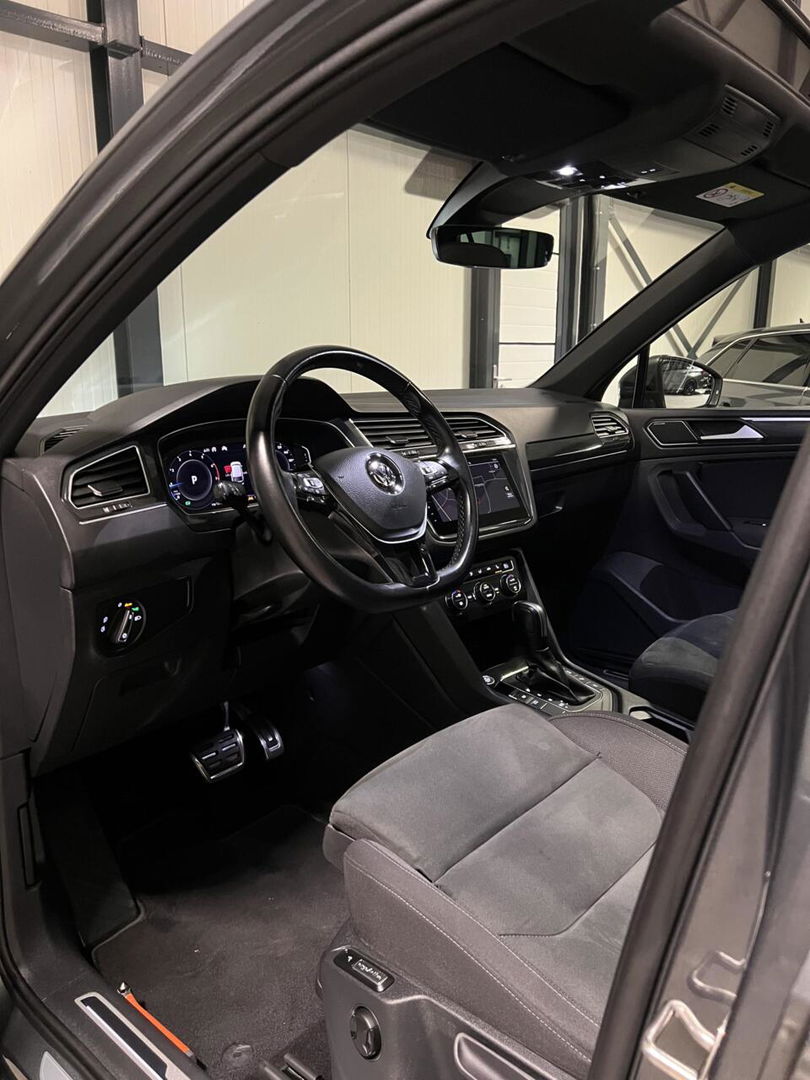Volkswagen Tiguan 1.5 TSI R-line Pano Virtual Camera NAP VOL