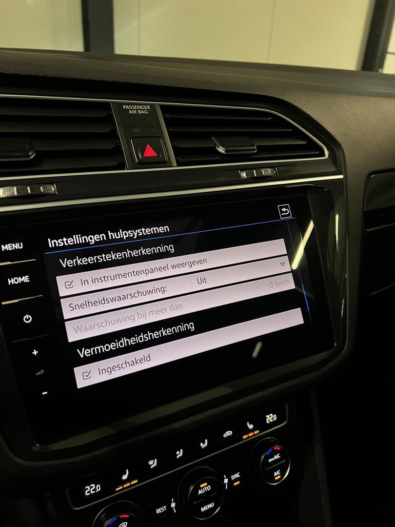 Volkswagen Tiguan 1.5 TSI R-line Pano Virtual Camera NAP VOL