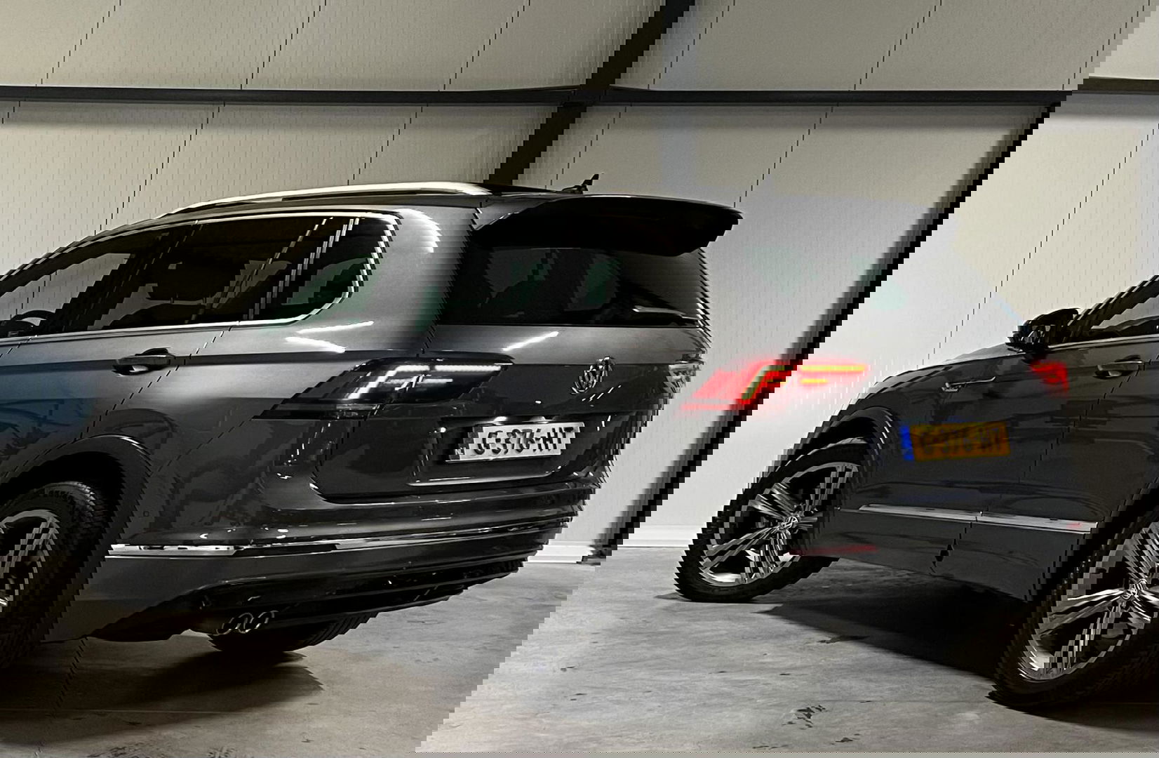 Volkswagen Tiguan 1.5 TSI R-line Pano Virtual Camera NAP VOL