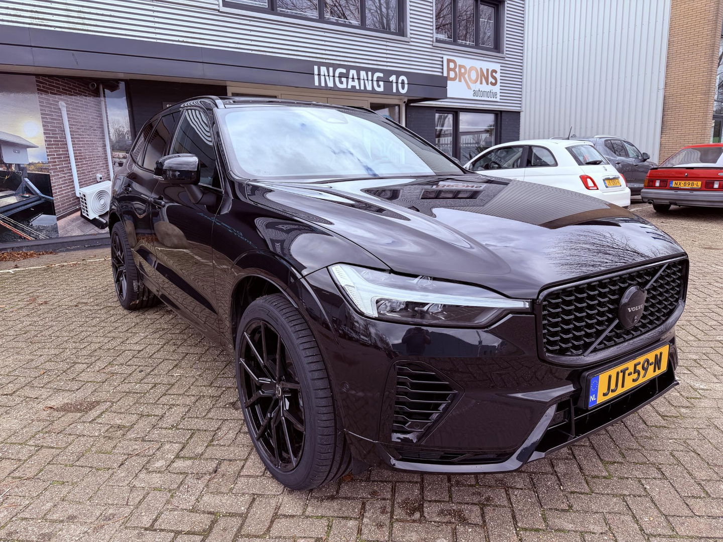Volvo XC60 2.0 T8 Plug-in hybrid AWD Plus Black Edition Pano l 21 inc l 360