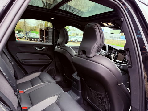 Volvo XC60 2.0 T8 Plug-in hybrid AWD Plus Black Edition Pano l 21 inc l 360