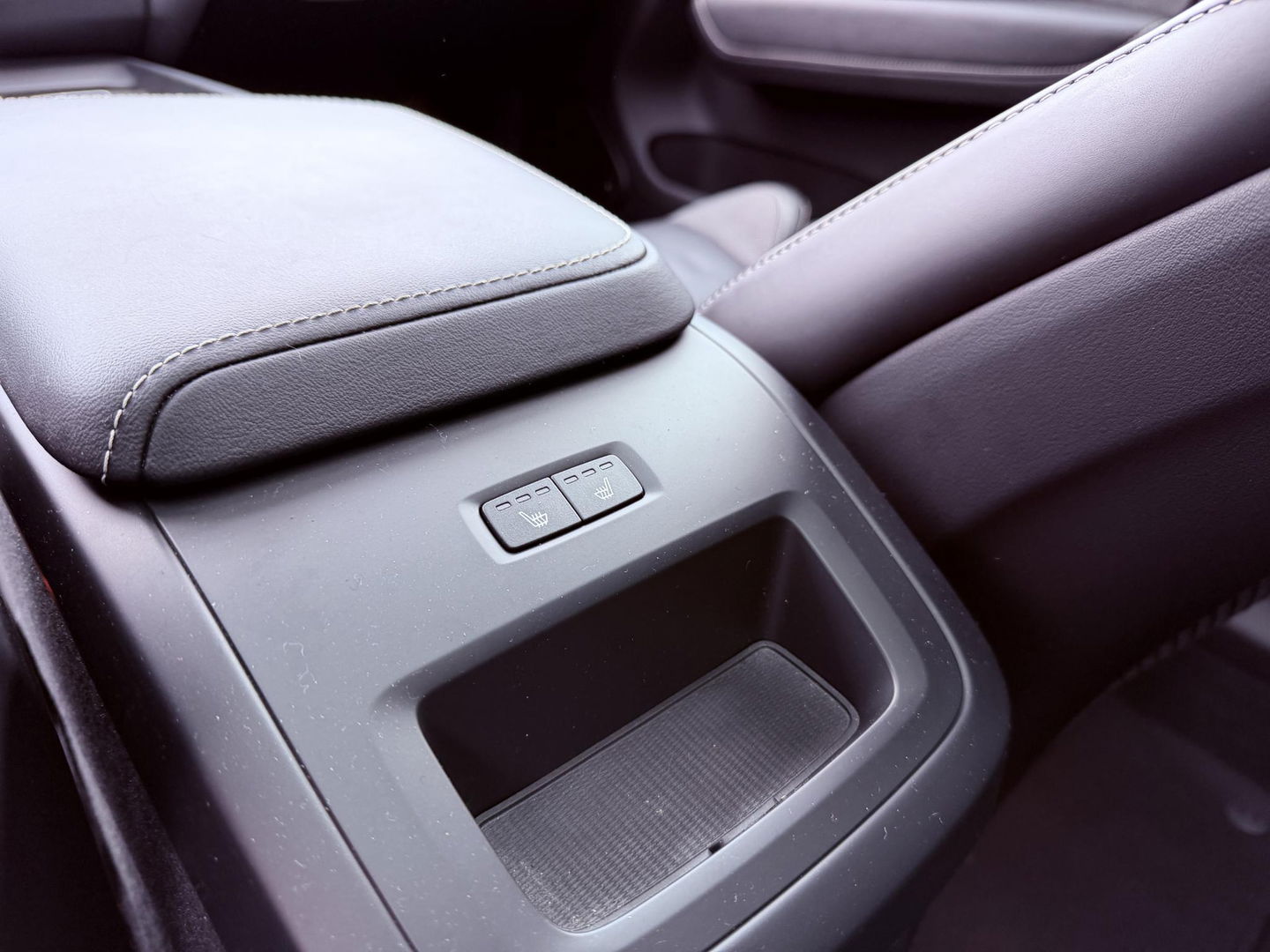 Volvo XC60 2.0 T8 Plug-in hybrid AWD Plus Black Edition Pano l 21 inc l 360