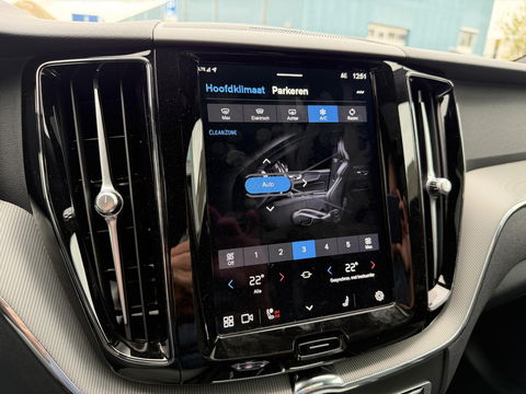 Volvo XC60 2.0 T8 Plug-in hybrid AWD Plus Black Edition Pano l 21 inc l 360