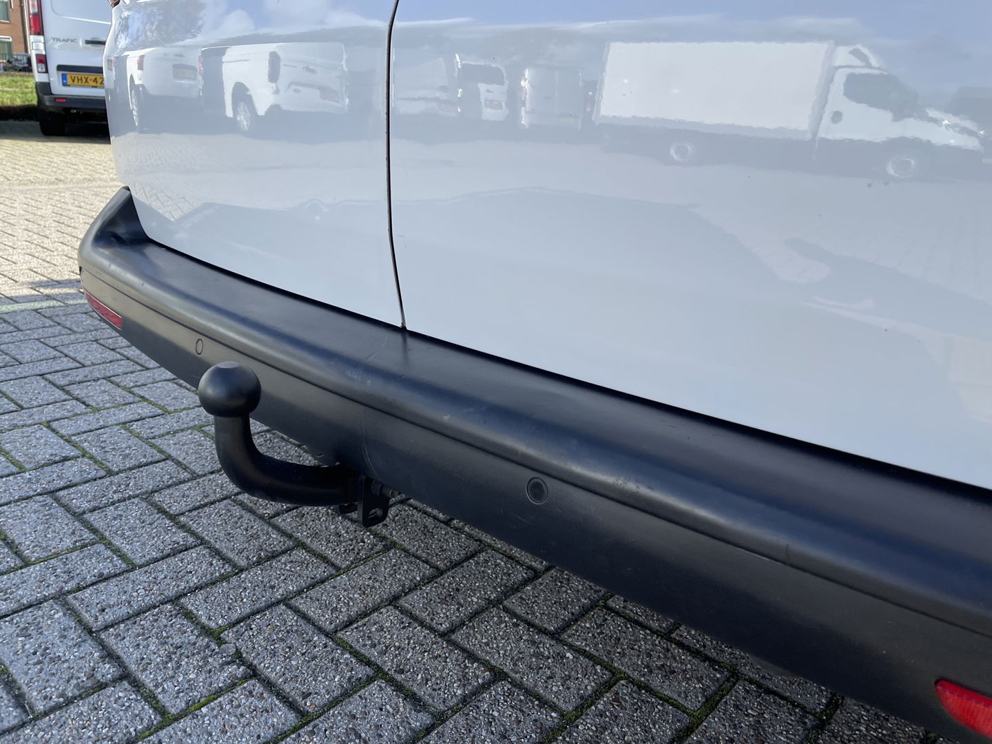 Volkswagen Transporter 2.0 TDI 102pk L1H1 Comfortline met Bott ingerichte laadruimte / lease vanaf € 269 / vaste prijs rijklaar € 15.950 ex btw / airco / cruise / imperial / trekhaak / pdc achter !