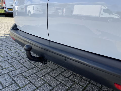 Volkswagen Transporter 2.0 TDI 102pk L1H1 Comfortline met Bott ingerichte laadruimte / lease vanaf € 269 / vaste prijs rijklaar € 15.950 ex btw / airco / cruise / imperial / trekhaak / pdc achter !