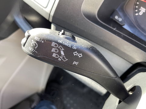 Volkswagen Transporter 2.0 TDI 102pk L1H1 Comfortline met Bott ingerichte laadruimte / lease vanaf € 269 / vaste prijs rijklaar € 15.950 ex btw / airco / cruise / imperial / trekhaak / pdc achter !