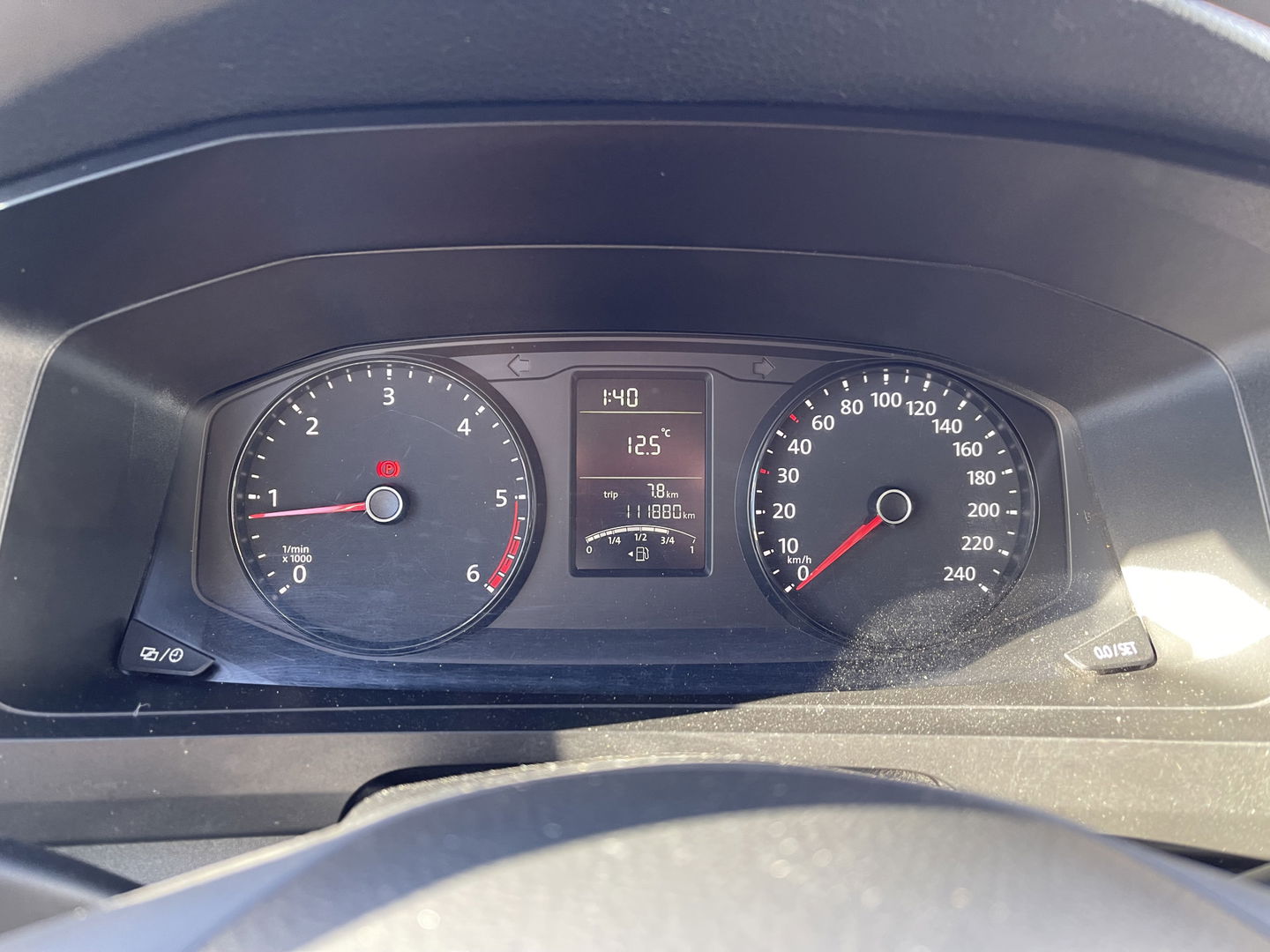 Volkswagen Transporter 2.0 TDI 102pk L1H1 Comfortline met Bott ingerichte laadruimte / lease vanaf € 269 / vaste prijs rijklaar € 15.950 ex btw / airco / cruise / imperial / trekhaak / pdc achter !