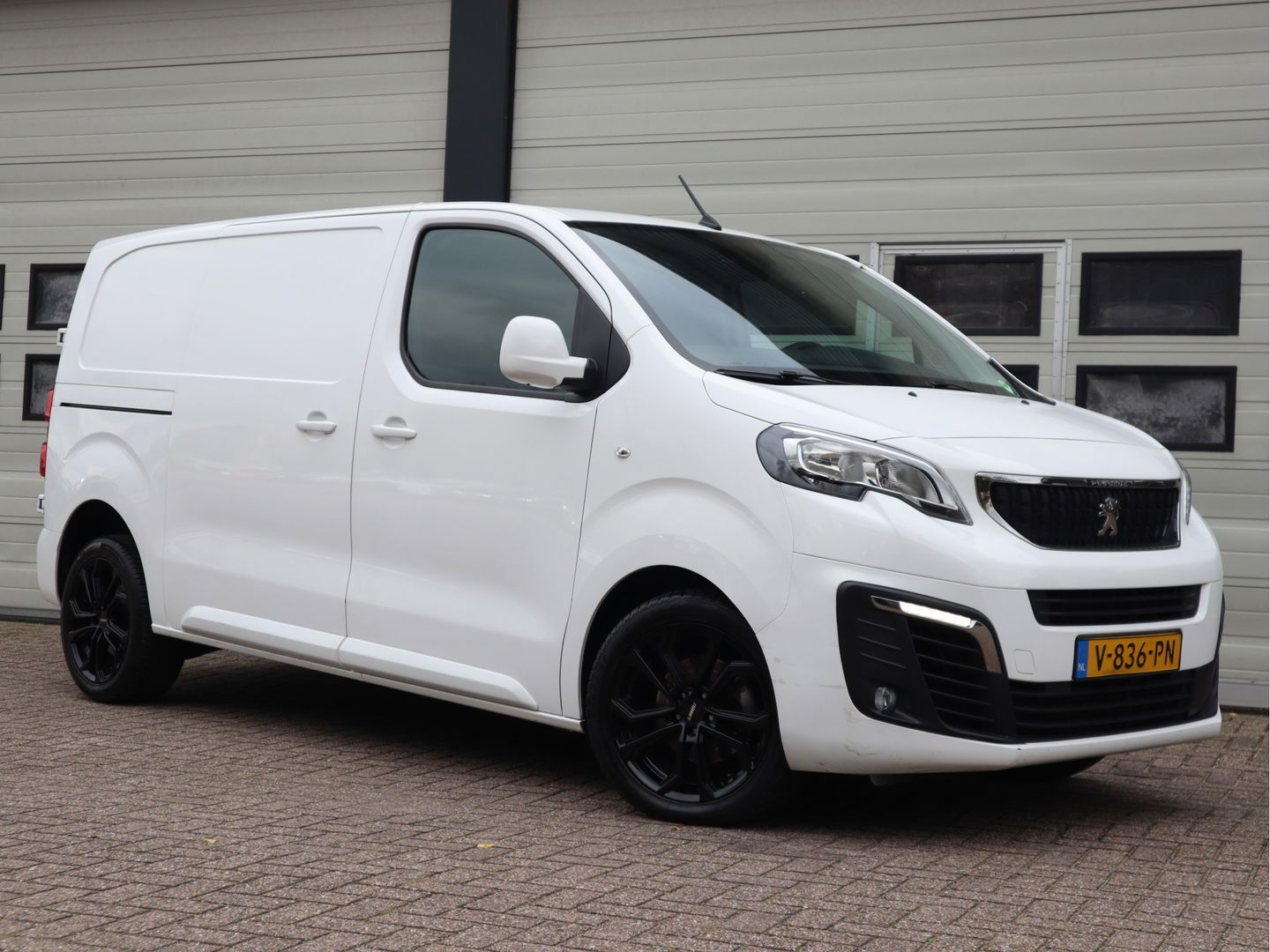 Peugeot Expert 2.0 BlueHDI 123pk Euro 6 Lang L2 - Navi - Trekhaak - Airco