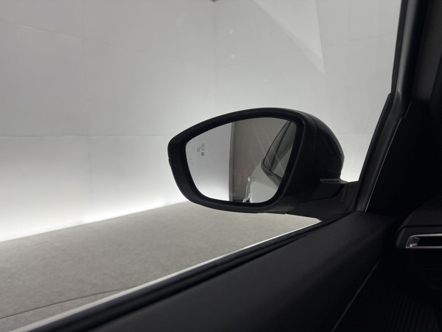 Peugeot 2008 1.2 PureTech GT-Line | Pano | Sfeerverl. | Virtual | Camera | Carplay | Dodehoek | NAP