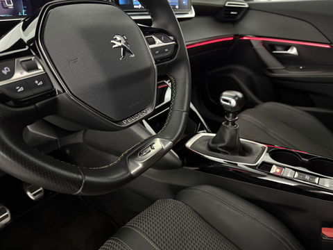 Peugeot 2008 1.2 PureTech GT-Line | Pano | Sfeerverl. | Virtual | Camera | Carplay | Dodehoek | NAP