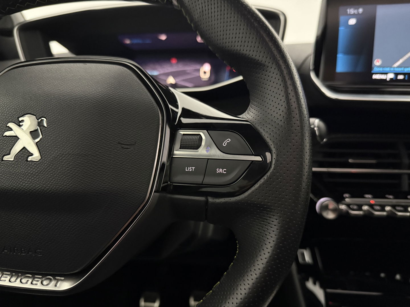 Peugeot 2008 1.2 PureTech GT-Line | Pano | Sfeerverl. | Virtual | Camera | Carplay | Dodehoek | NAP