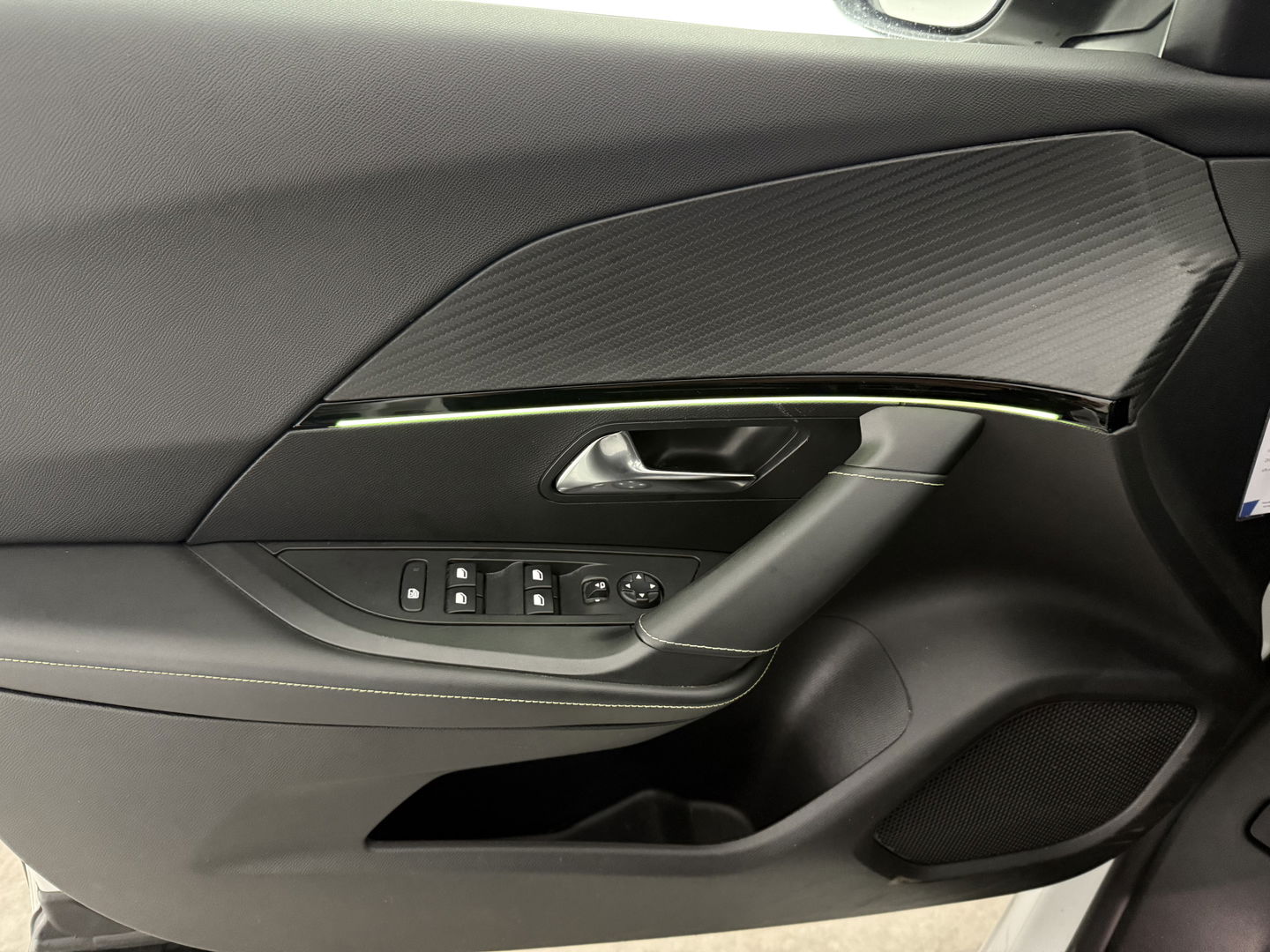 Peugeot 2008 1.2 PureTech GT-Line | Pano | Sfeerverl. | Virtual | Camera | Carplay | Dodehoek | NAP