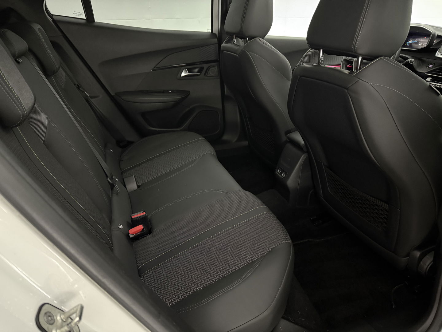 Peugeot 2008 1.2 PureTech GT-Line | Pano | Sfeerverl. | Virtual | Camera | Carplay | Dodehoek | NAP