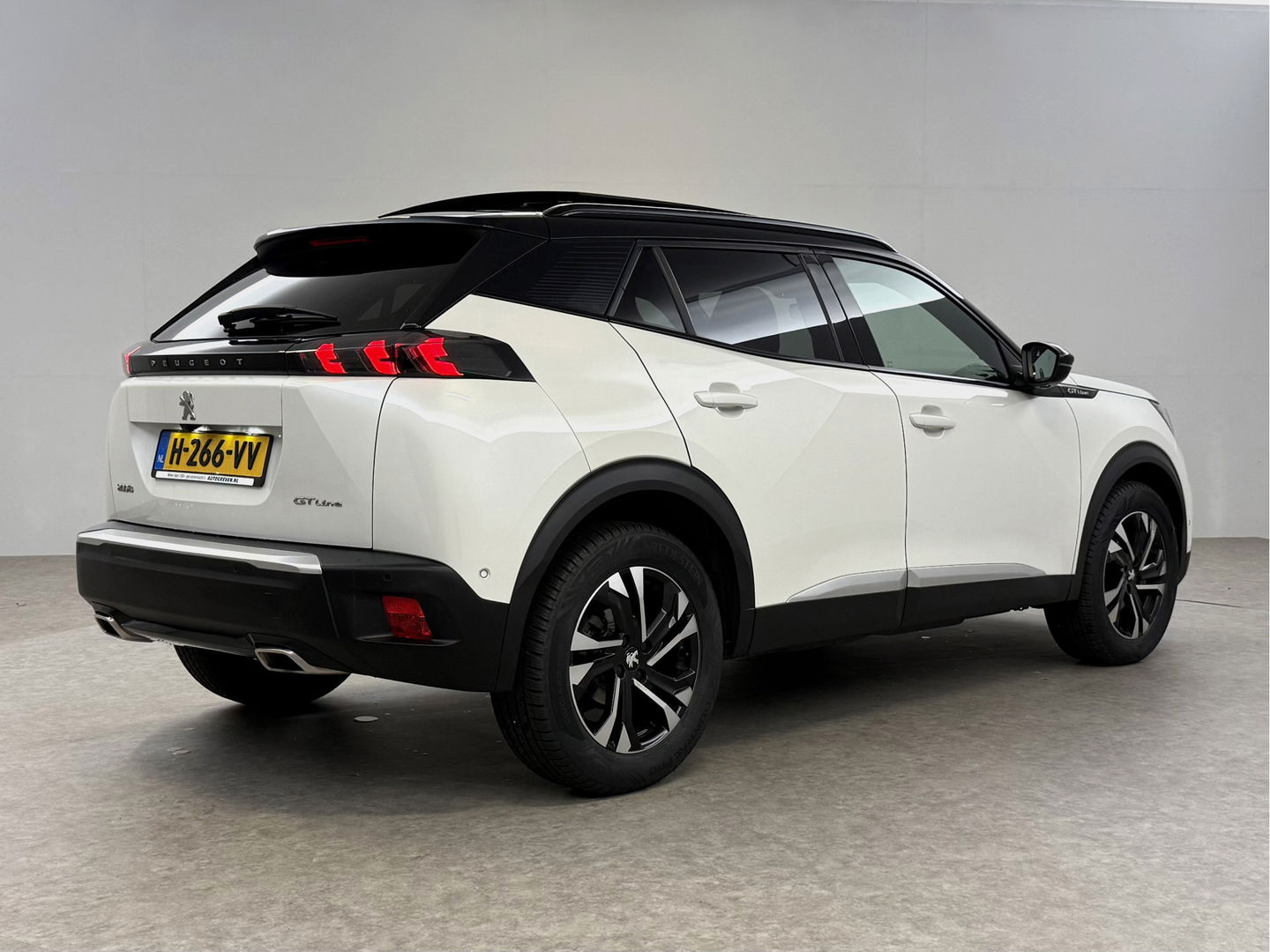 Peugeot 2008 1.2 PureTech GT-Line | Pano | Sfeerverl. | Virtual | Camera | Carplay | Dodehoek | NAP