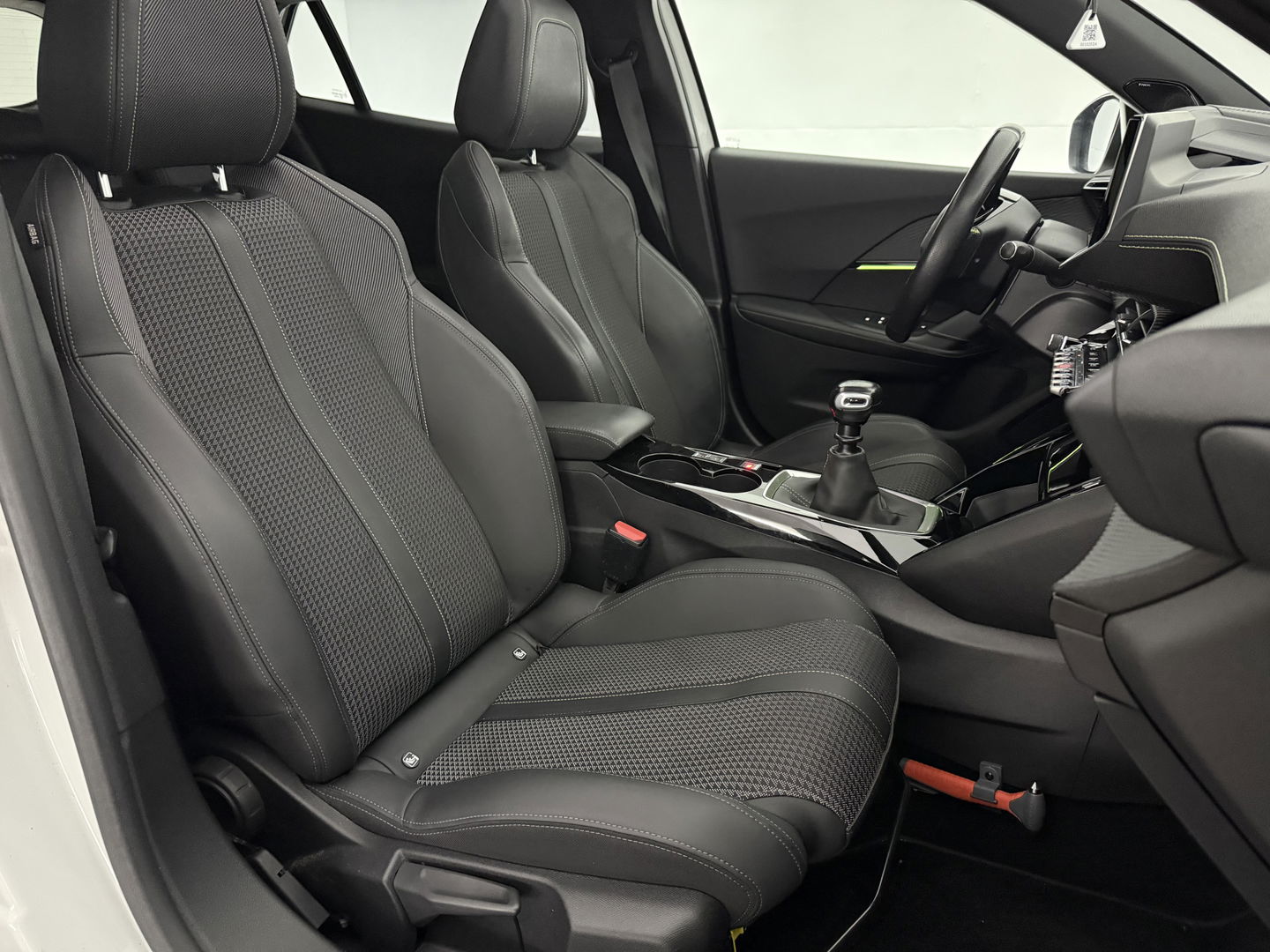 Peugeot 2008 1.2 PureTech GT-Line | Pano | Sfeerverl. | Virtual | Camera | Carplay | Dodehoek | NAP