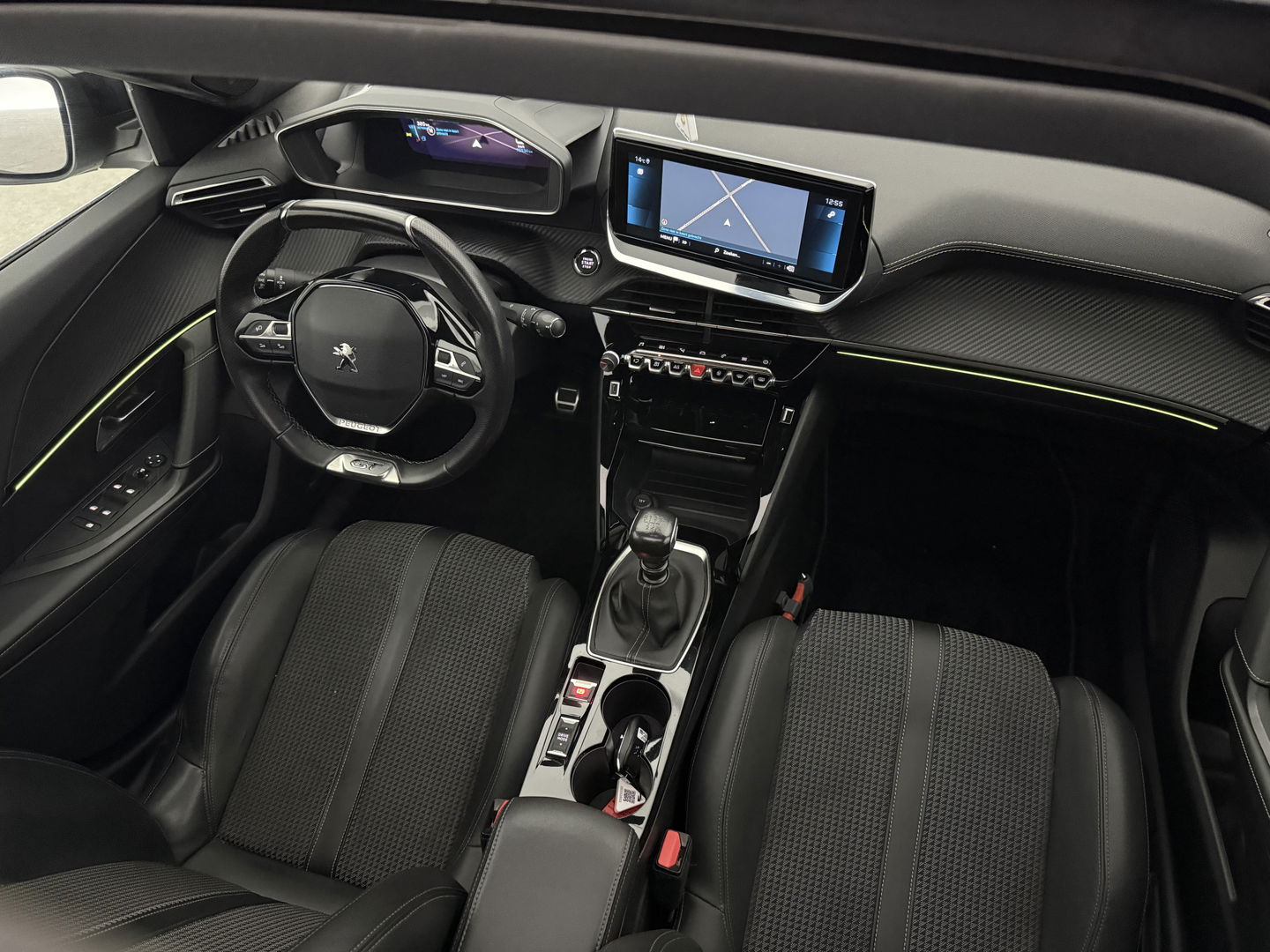 Peugeot 2008 1.2 PureTech GT-Line | Pano | Sfeerverl. | Virtual | Camera | Carplay | Dodehoek | NAP