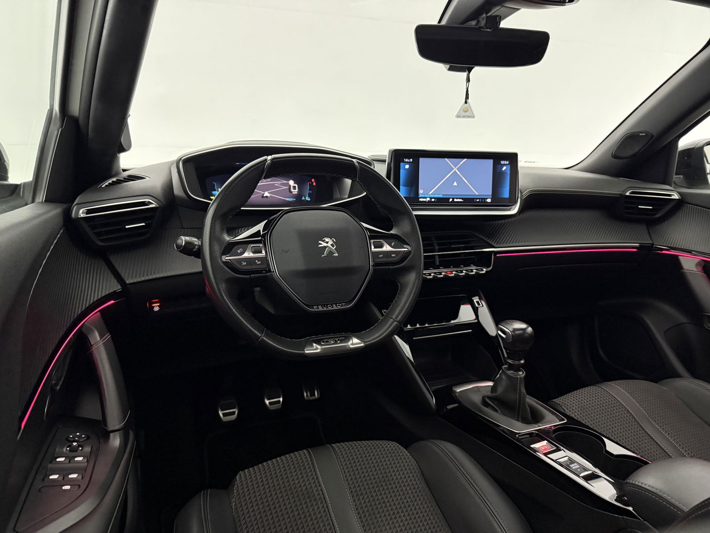 Peugeot 2008 1.2 PureTech GT-Line | Pano | Sfeerverl. | Virtual | Camera | Carplay | Dodehoek | NAP