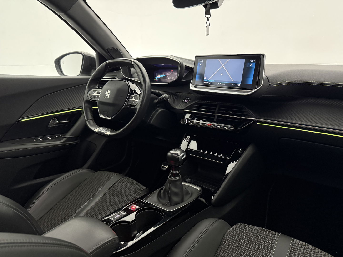 Peugeot 2008 1.2 PureTech GT-Line | Pano | Sfeerverl. | Virtual | Camera | Carplay | Dodehoek | NAP