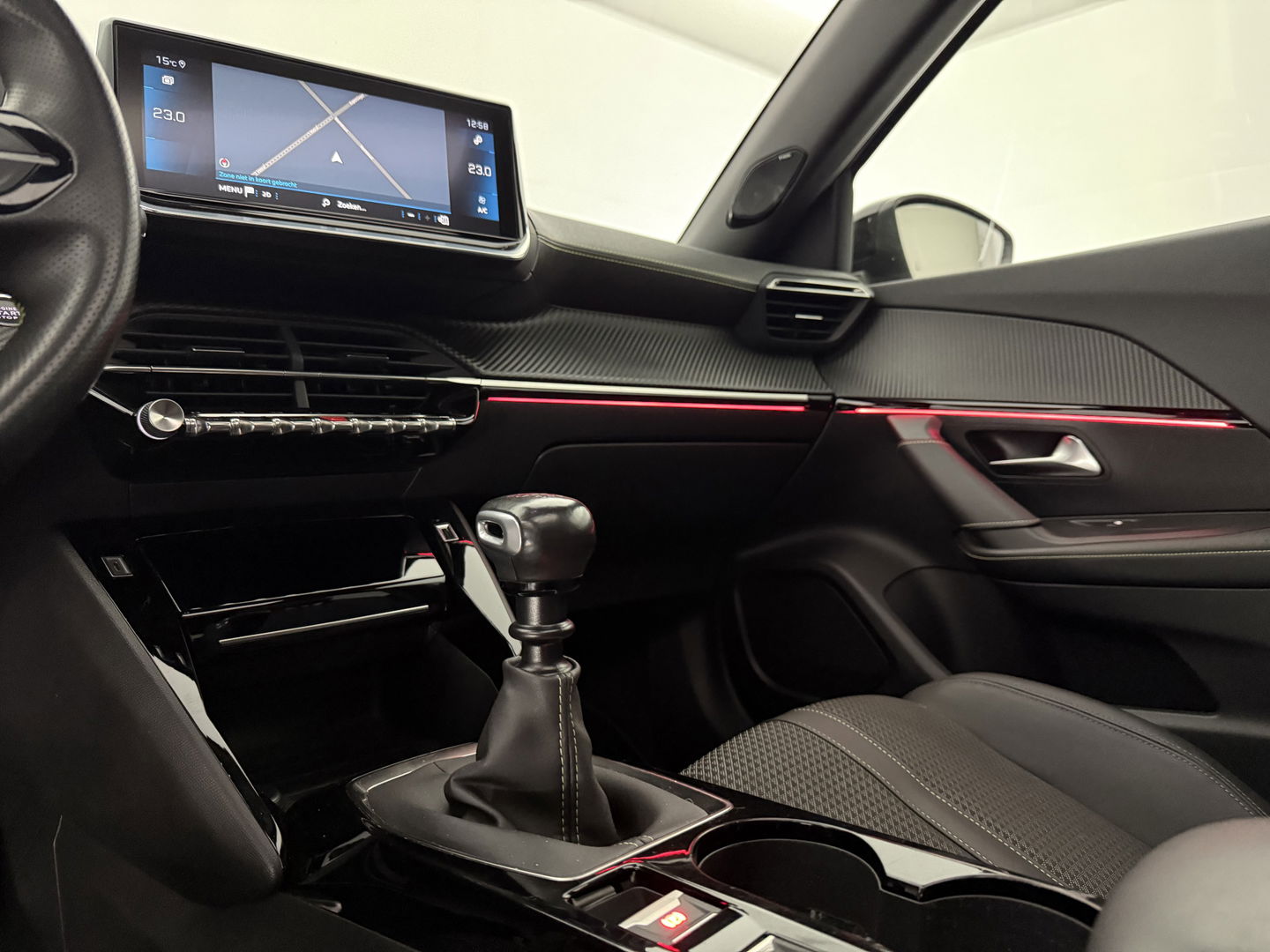 Peugeot 2008 1.2 PureTech GT-Line | Pano | Sfeerverl. | Virtual | Camera | Carplay | Dodehoek | NAP