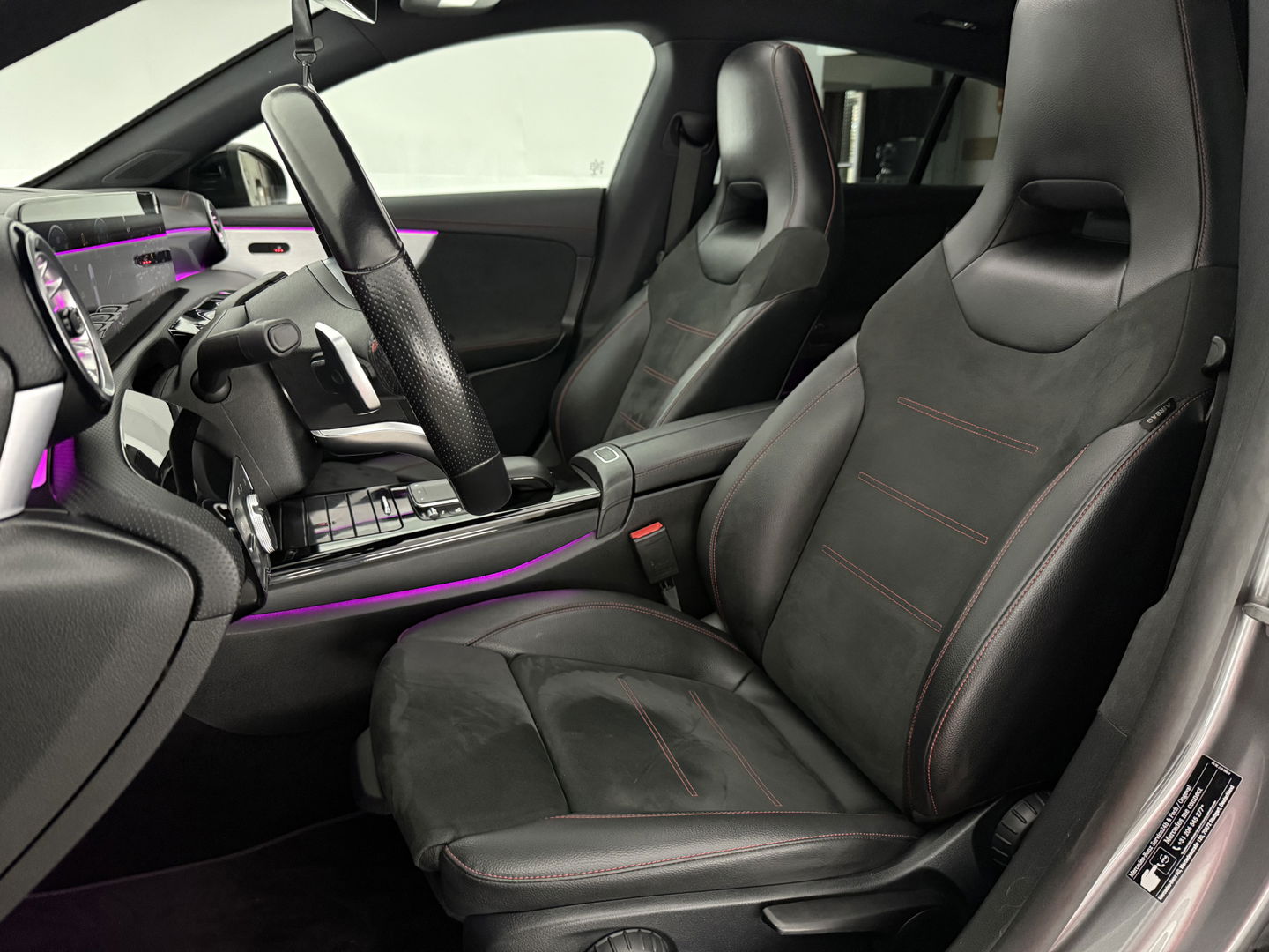 Mercedes-Benz CLA-Klasse Shooting Brake 200 AMG | Pano | Sfeerverl. | Virtual | Camera | Trekh. | Carplay | LED | NAP